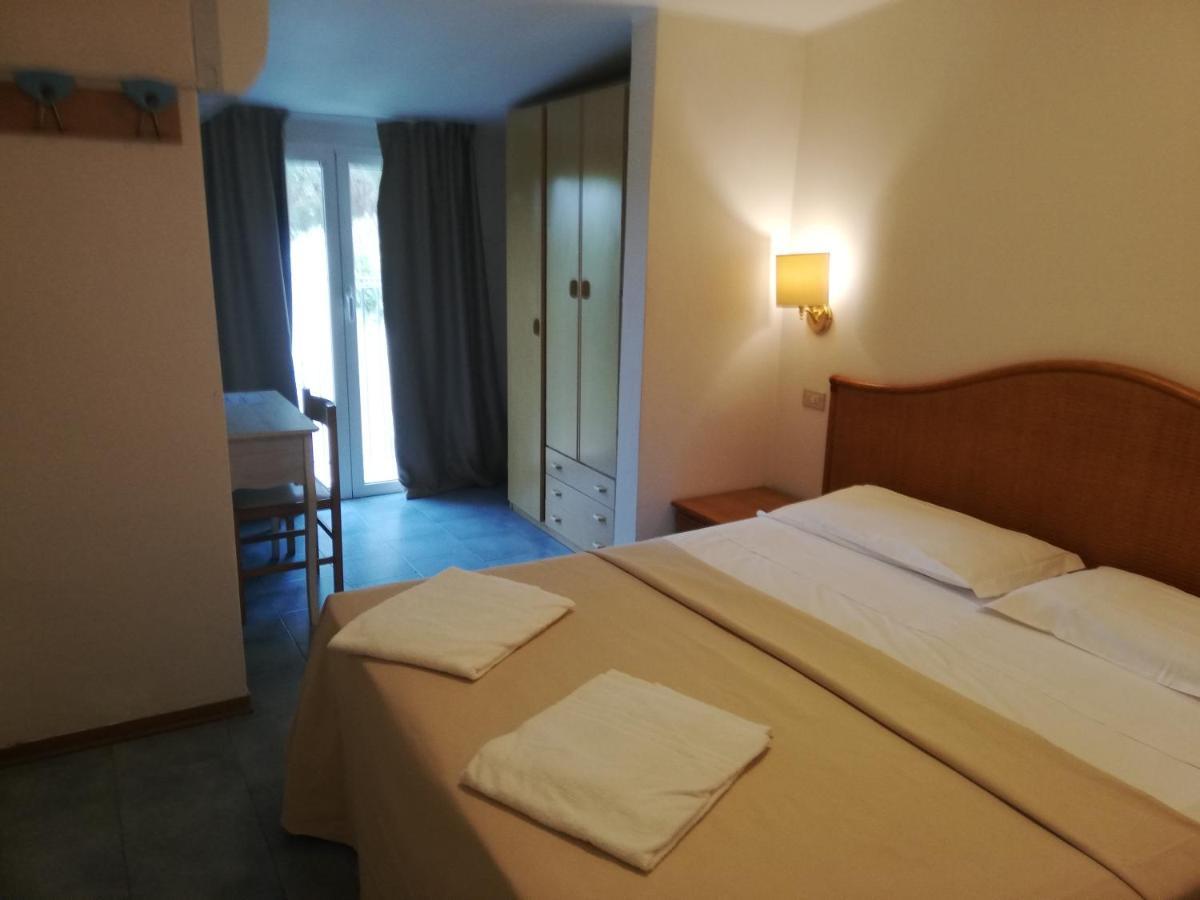 Hotel Falco Riccione Extérieur photo