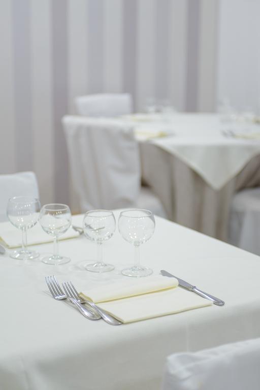 Hotel Falco Riccione Extérieur photo